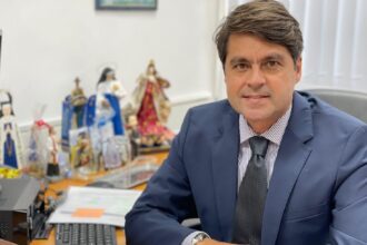Paulo Câmara apresenta projeto para proibir fogos de artifício em eventos com animais na Bahia