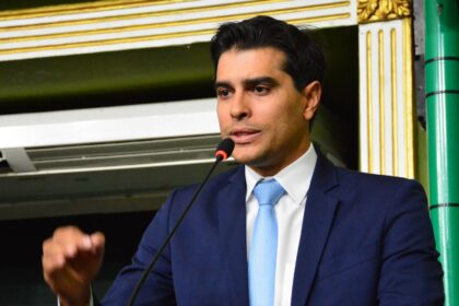 "Agora é lei: a praia do Porto da Barra pertence ao povo de Salvador", comemora Aleluia