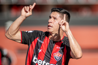 Conflito na Venezuela força voo com atacante do Vitória a retornar aos EUA