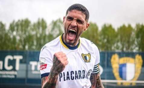 Vitória encaminha contratação de zagueiro do futebol europeu para substituir Lucas Halter