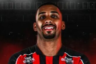 Reforço do Vitória “muda de nome” após ser anunciado no clube