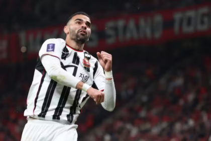 Vitória encaminha contratação de atacante experiente no exterior