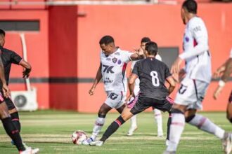 Vitória e Atlético de Alagoinhas empatam sem gols na abertura do Baianão