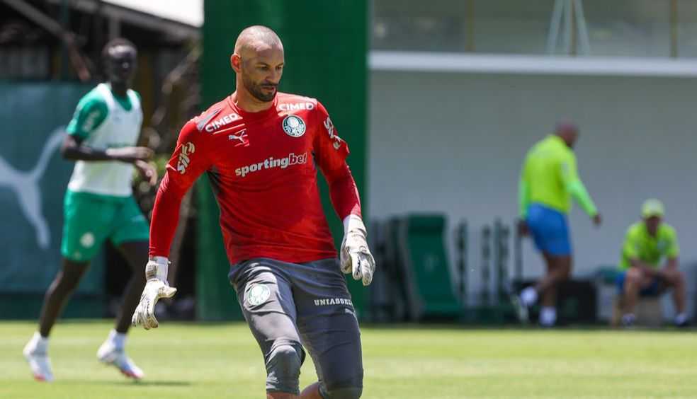 Após não fechar com o Bahia, Weverton acerta com o Grêmio
