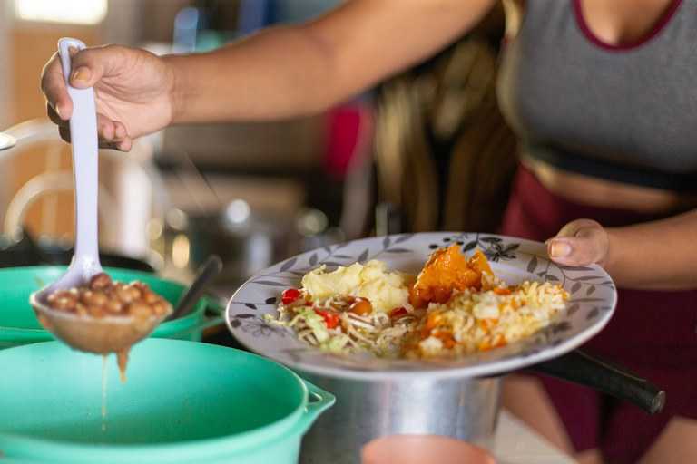 Governo do Brasil cria mil vagas para intensificar combate à fome
