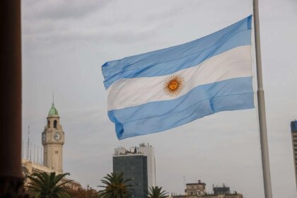Inflação na Argentina sobe 2,8% em dezembro e atinge 31,5% anual