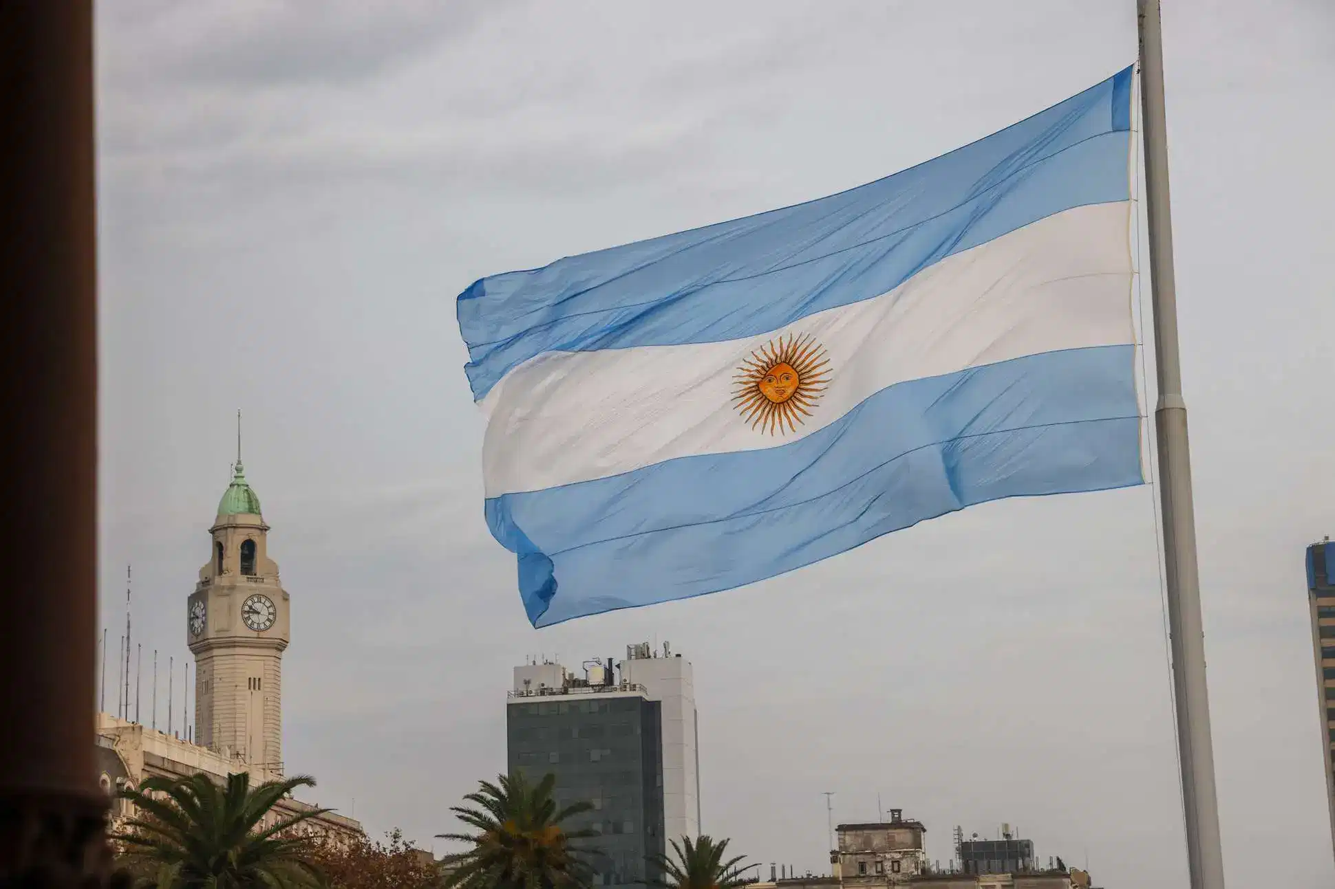 Inflação na Argentina sobe 2,8% em dezembro e atinge 31,5% anual