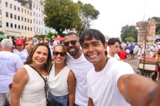 Dr. Pitágoras mostra prestígio popular durante festejos do Bonfim em Salvador