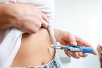Canetas emagrecedoras podem causar pancreatite: risco oculto no Reino Unido