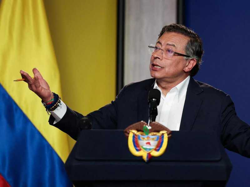 Presidente revela fuga de tentativa de assassinato em voo: surpresa chocante