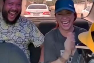 Cachorro no Carro: Reações Surpreendentes de Passageiros!