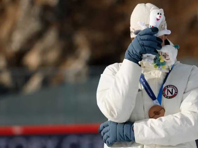 Atleta norueguês revela traição ao vivo após vitória surpreendente nas Olimpíadas