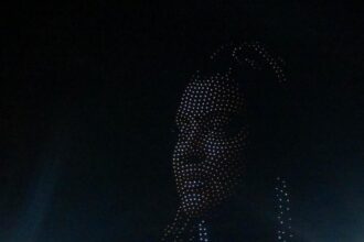 Preta Gil Brilha: Show de Drones Surpreende no Farol da Barra