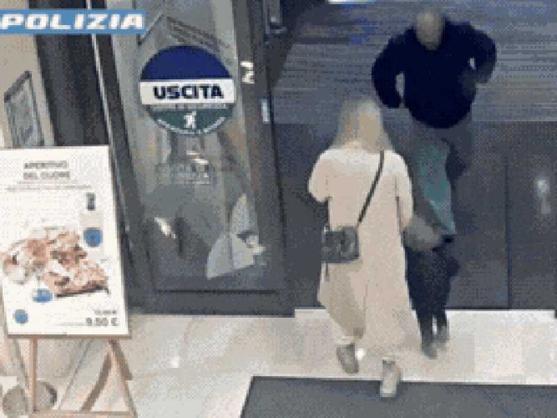 Homem em rua tenta sequestrar bebê no supermercado na Itália: chocante tentativa