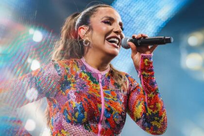 Vampirinha Brilha: Ivete Sangalo Leva Troféu Bahia Folia!