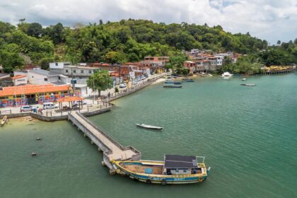 Candeias assina ordem para píer de Caboto; comerciantes celebram avanço