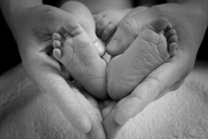 Bebês em situação de pobreza: atrasos no desenvolvimento motor aos seis meses