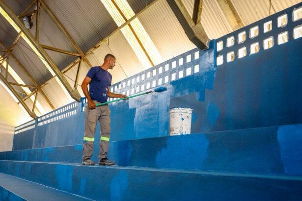 Ginásio de Candeias passa por pintura estrutural para melhorar instalações