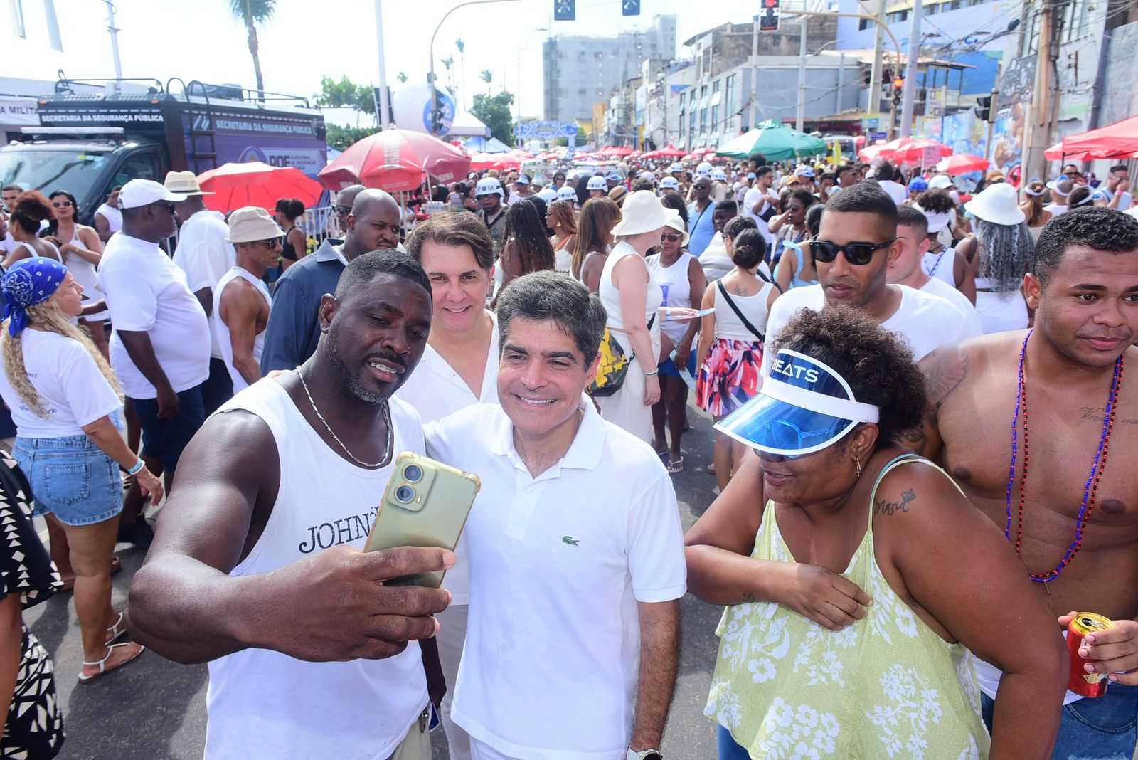 "O nosso desejo é ter o senador Angelo Coronel na chapa”, diz ACM Neto