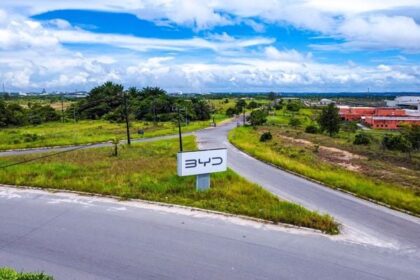 Alckmin suspende benefícios e BYD pode parar de contratar