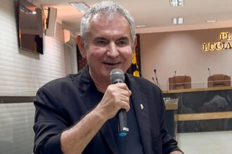 Angelo Coronel diz que só definirá novo partido após o Carnaval