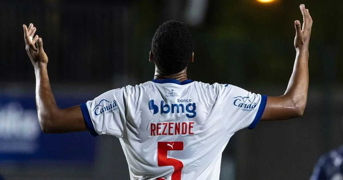 De saída! Bahia anuncia venda de volante para o futebol chinês