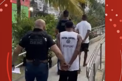 Polícia prende dupla por extorsão a turistas no Farol da Barra