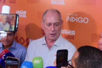 Ciro chama promessa da ponte Salvador–Itaparica de “caricatura” do PT na Bahia