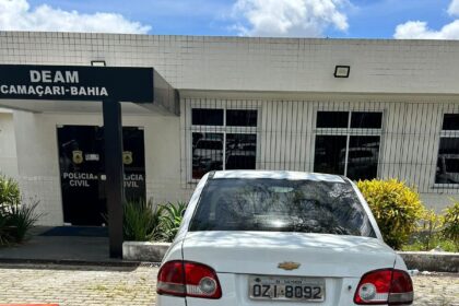 Homem preso por ameaçar companheira com garrafa de vidro em Camaçari