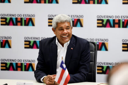 Jerônimo embarca em missão na Ásia e cumpre agenda estratégica para ampliar a produção de medicamentos