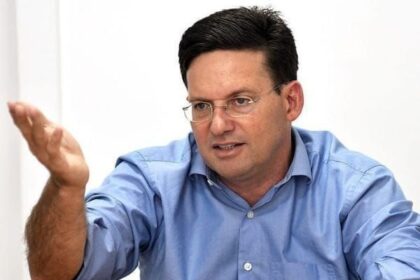 João Roma ironiza rebaixamento de escola que homenageou Lula: “O PT está tão mal que é rebaixado até no Carnaval”