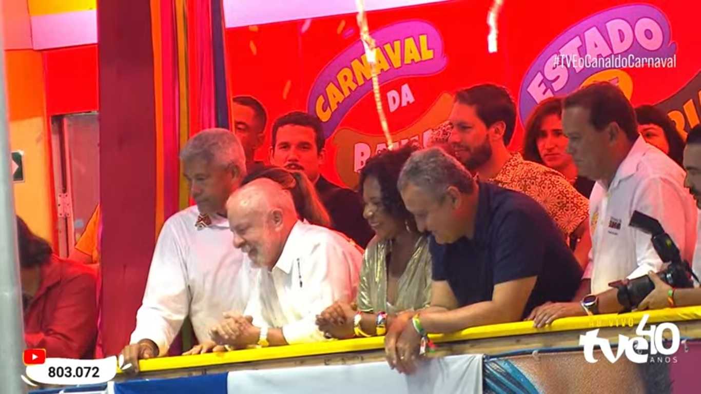 Lula acompanha Carnaval no circuito Campo Grande, em Salvador