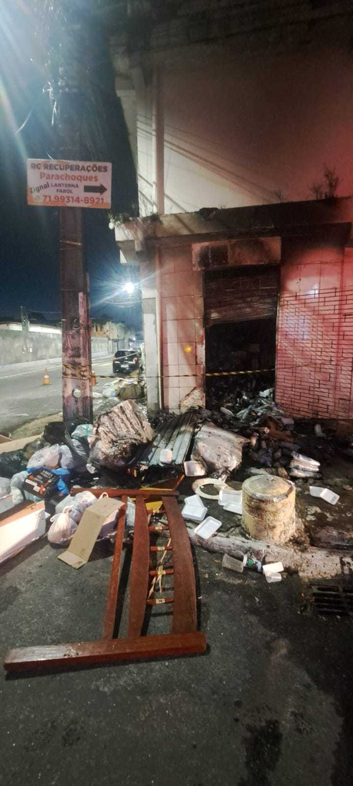 Moradores da Gleba A alarmados por incêndio em depósito