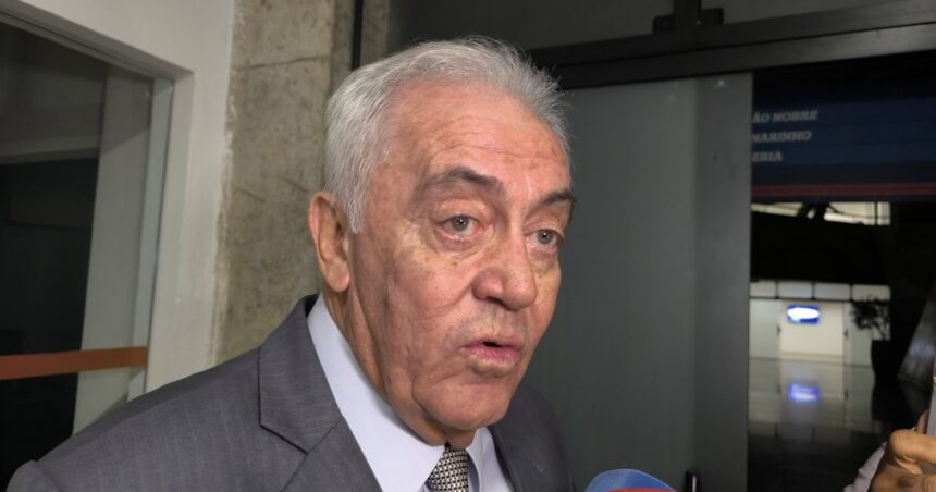 Otto Alencar é submetido a procedimento cardíaco após passar mal