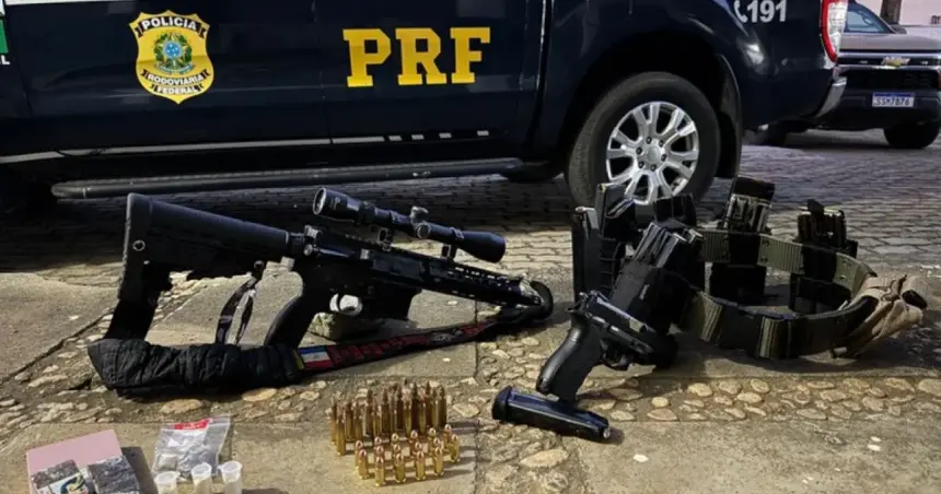 Polícia apreende fuzil e pistola com 273 munições na BR-116