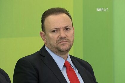 Presidente do PT critica “pré-julgamento” após saída de Toffoli do caso Banco Master