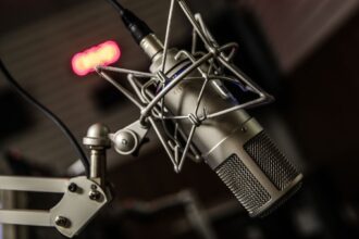 Proposta em debate prevê informes obrigatórios em rádio e TV sobre votações no Congresso