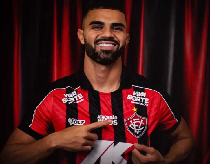 Reforço! Vitória anuncia atacante com passagem pelo futebol asiático