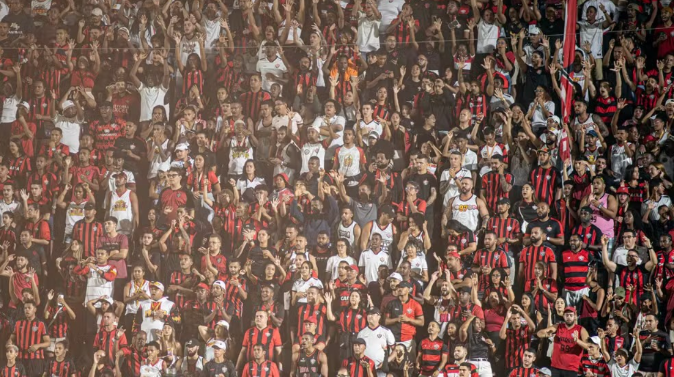 Deu ruim! Vitória recebe punição pesada e terá que jogar duas partidas sem torcida no Barradão