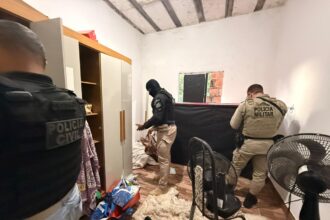 Polícia lança operação contra facção que controla internet em Dias D'Ávila