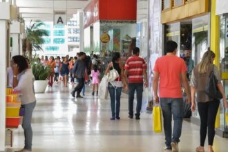 Vendas no Comércio Crescem pelo 9º Ano, Mas Abaixo de 2024
