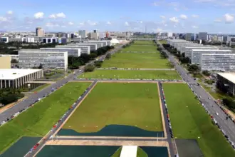 Interesses Arraigados Sufocam Economia Brasileira, Afirma The Economist