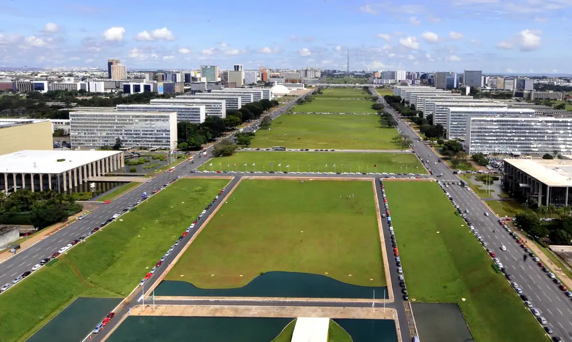 Interesses Arraigados Sufocam Economia Brasileira, Afirma The Economist