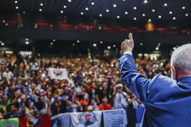 Lula promove reforma agrária e apoio à agricultura familiar