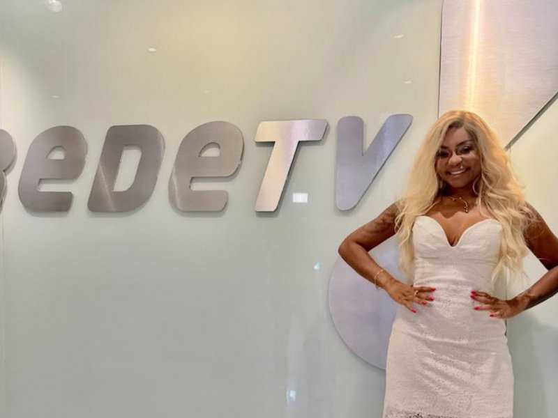 Cariúcha Brilha na RedeTV! - Sonho Realizado com Emoção