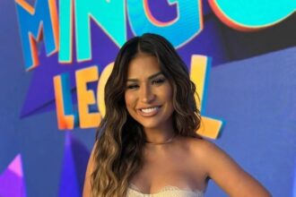 Simone Mendes Saboreia Cachorro-Quente e Inspira Vendedores