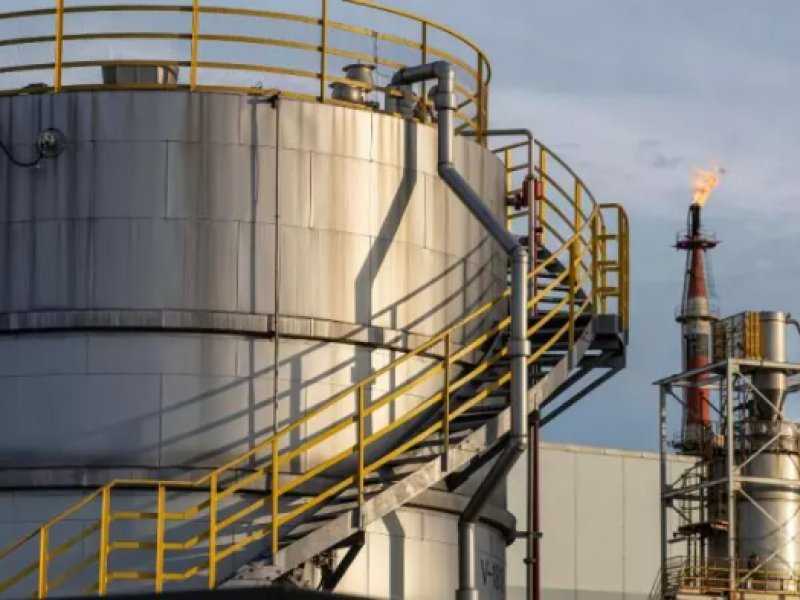 Escalada de tensões no Oriente Médio aumenta riscos de combustíveis e impacta economia brasileira