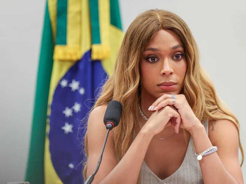 Misoginia como racismo: Erika Hilton luta por justiça e igualdade