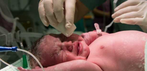 Inteligência Artificial Detecta Dor em Bebês: Avanços na Tomada de Decisões Médicas em UTIs Neonatais