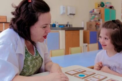 Estudo Analisa Sono, Desenvolvimento Motor e Audição em Crianças com Síndrome de Down